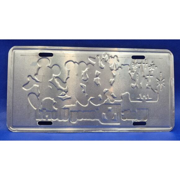 Vintage Walt Disney World Castle Mickey & Friends Metal License Plate 12x6" - Picture 6 of 7